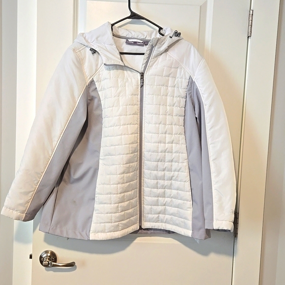 Womens puffer jacket. NWOT. - Picture 1 of 3